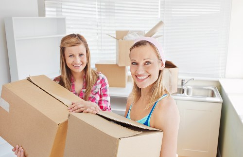 Affordable mobile self storage option for Earlsfield homes and businesses